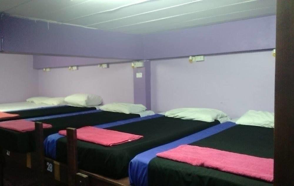 Wild & Wandering Backpacker Hostel & Bar Haad Rin Eksteriør bilde