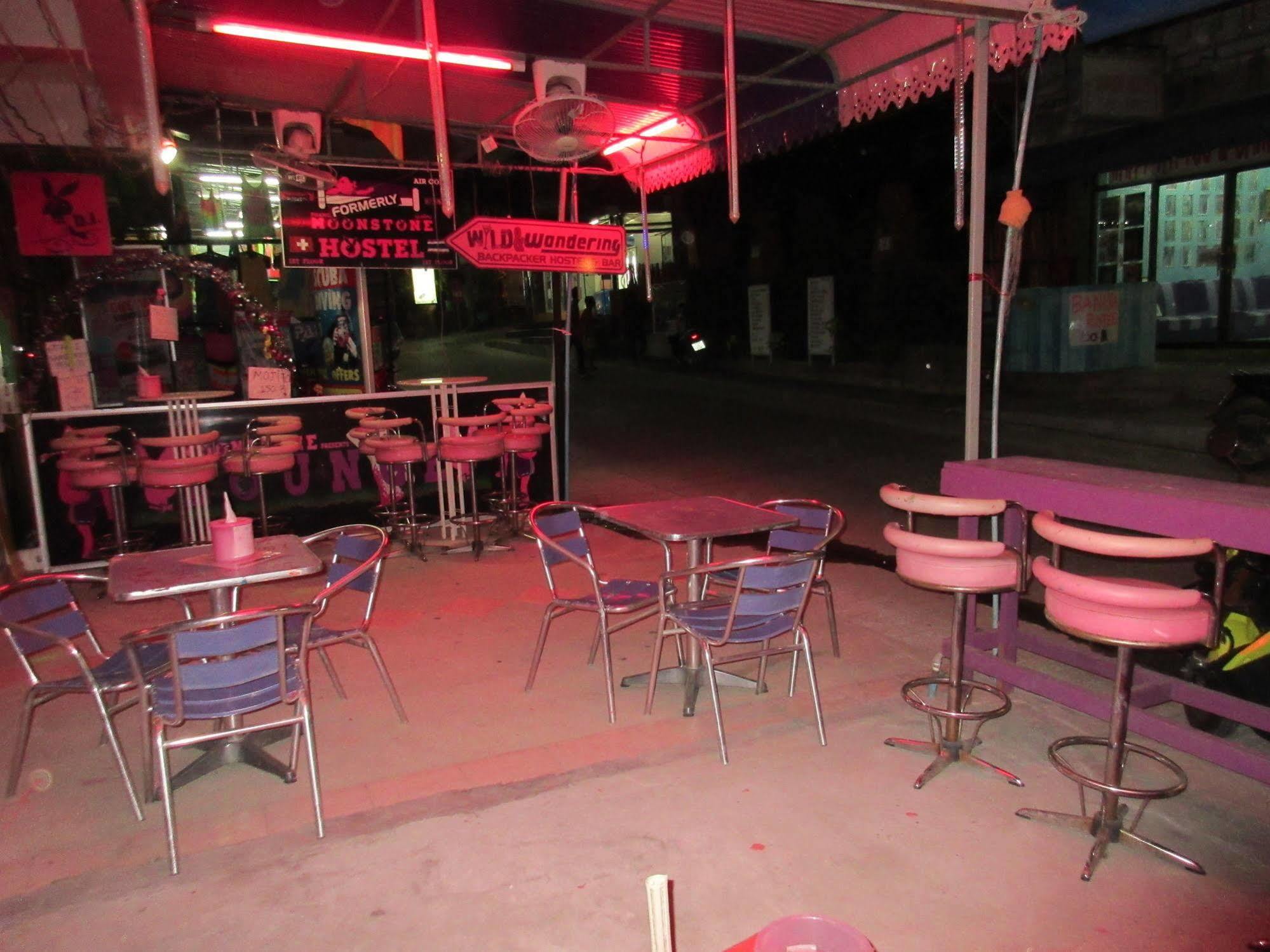 Wild & Wandering Backpacker Hostel & Bar Haad Rin Eksteriør bilde