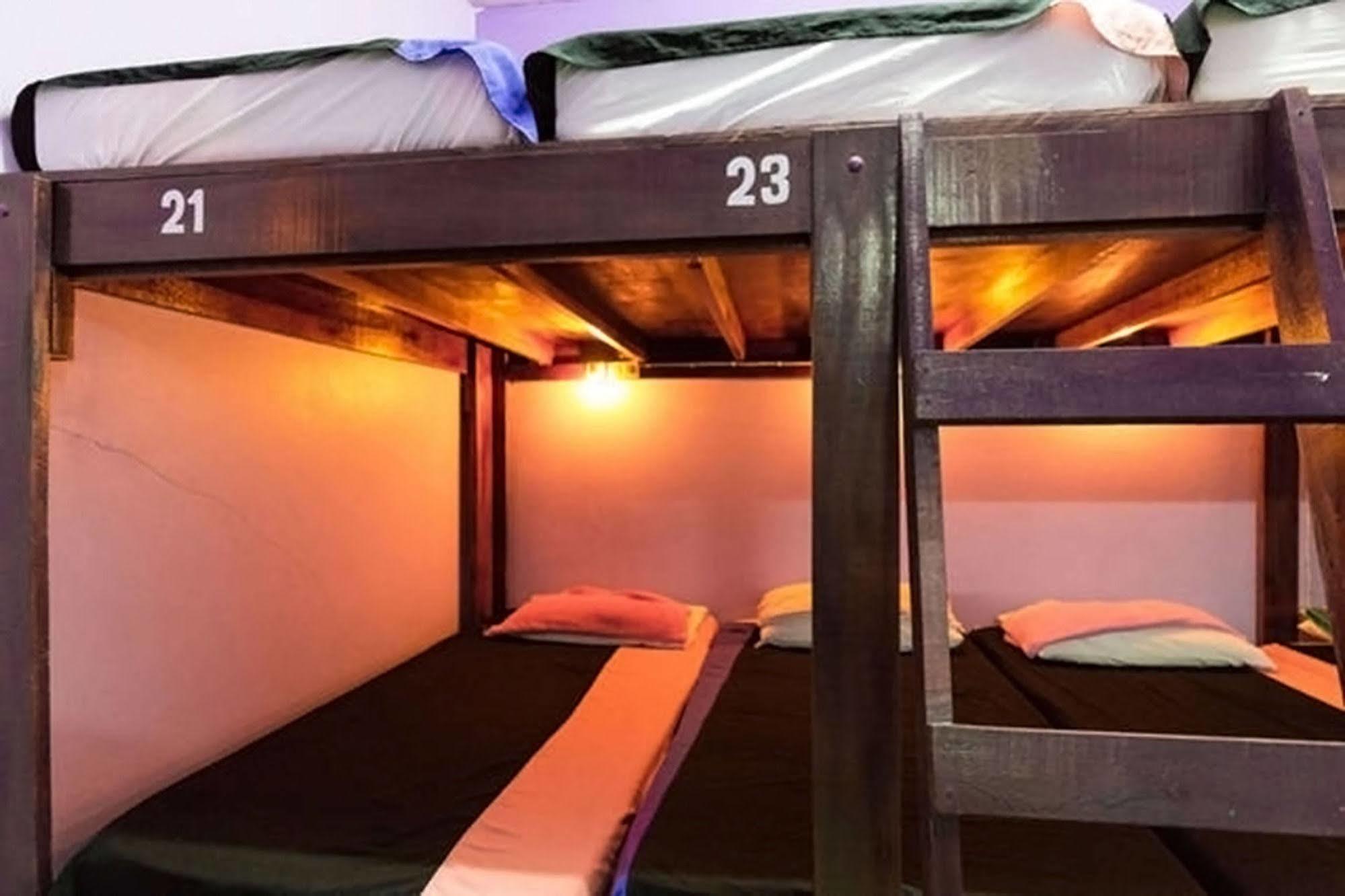 Wild & Wandering Backpacker Hostel & Bar Haad Rin Eksteriør bilde