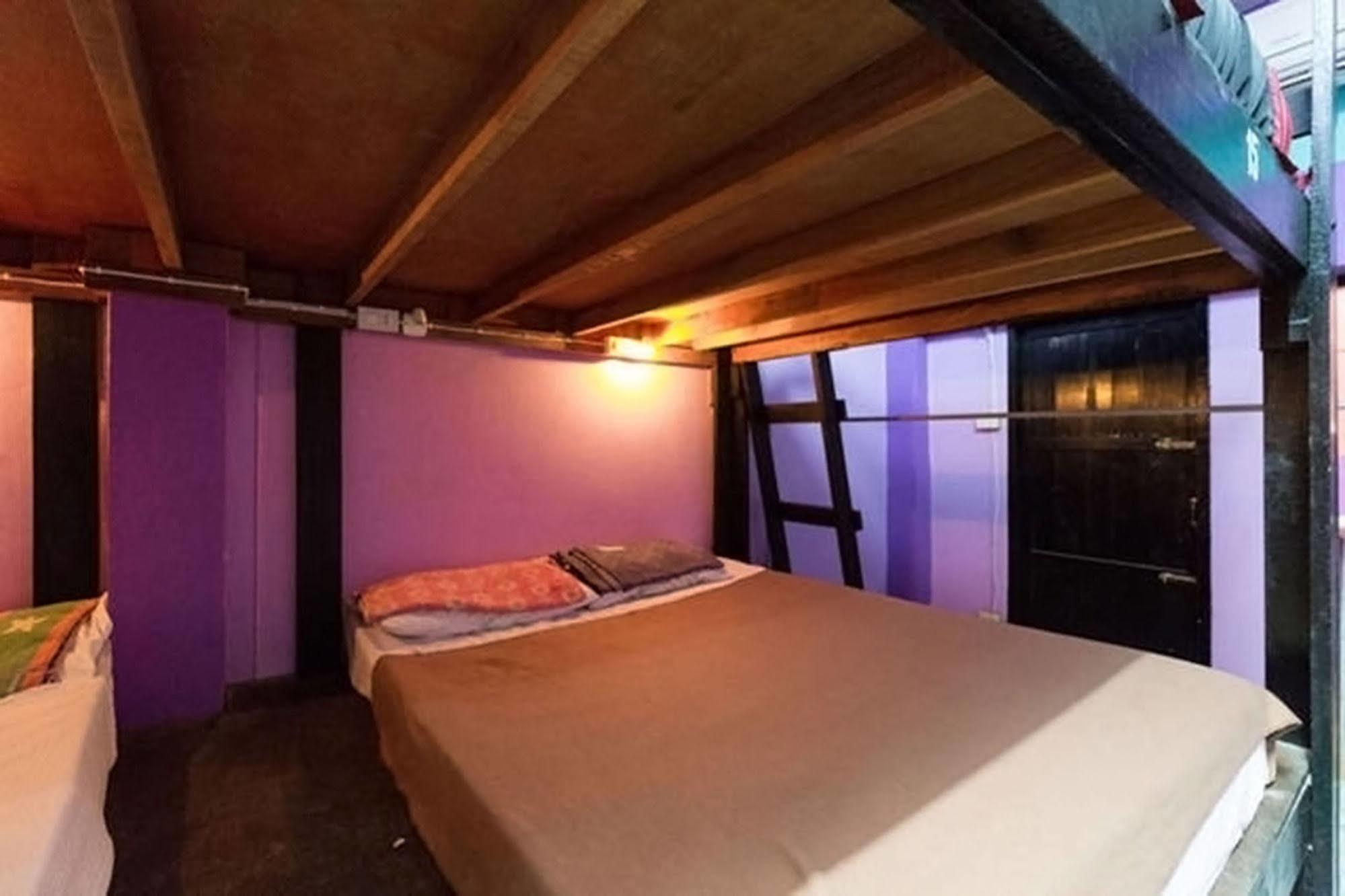 Wild & Wandering Backpacker Hostel & Bar Haad Rin Eksteriør bilde